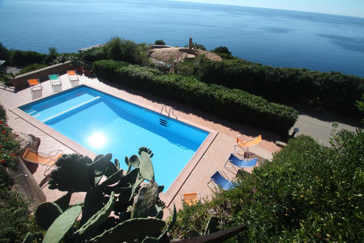 Villino Lu Ciuoni With Nice Sea View Costa Paradiso Eksteriør billede